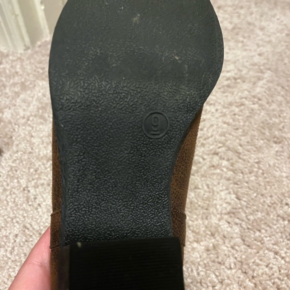 Brown heeled booties Size 9 - Picture 4 of 4